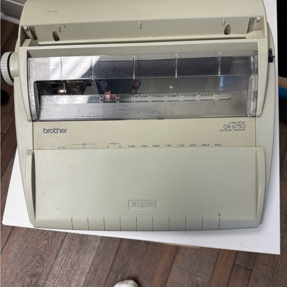 Brother GX-6750 Typewriter in Cream